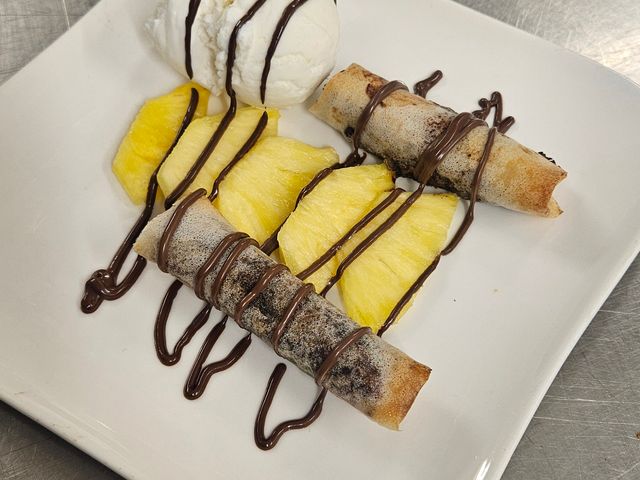 Le Charleston Nems chocolat ananas