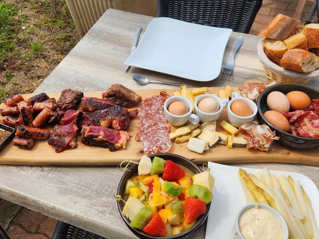 Le Charleston Planche brunch