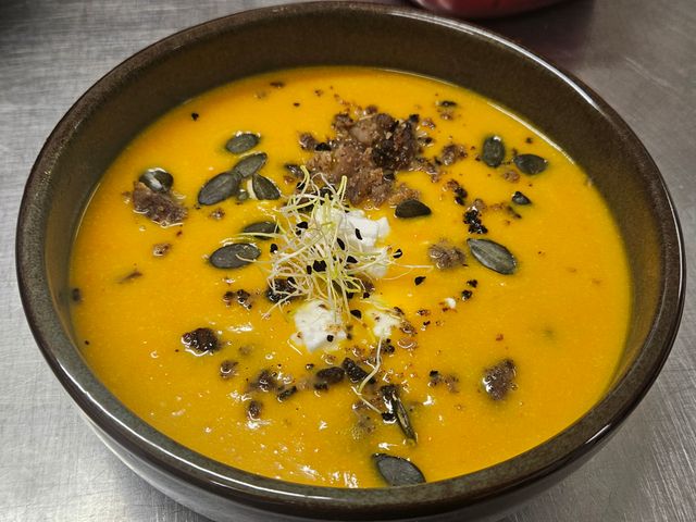 Le Charleston Velouté de potiron et fêta